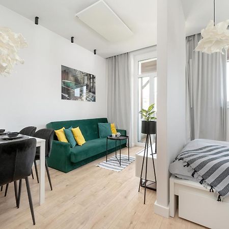 Modern White Studio With Furnished Balcony In Wroclaw By Noclegi Renters Exterior foto